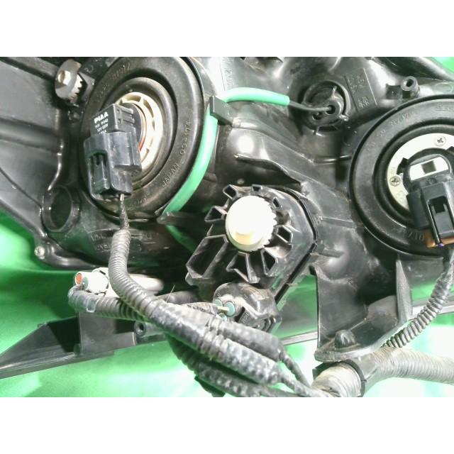 プリウスα DAA-ZVW41W 左ヘッドランプASSY S 5人 2ZR-FXE 1F7 81150-47280の画像