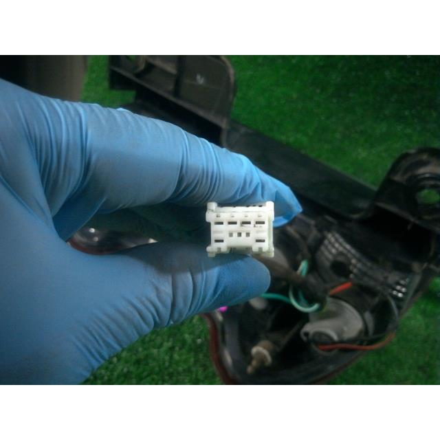デリカＤ3 DBA-BM20 右テールランプ M 5人 HR16DE K23 MQ723465の画像