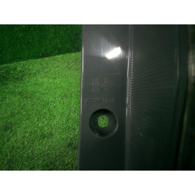 ヴェルファイア DBA-GGH25W 右テールランプ 3.5V 4WD 8人 2GR-FE 070 81550-58080の画像