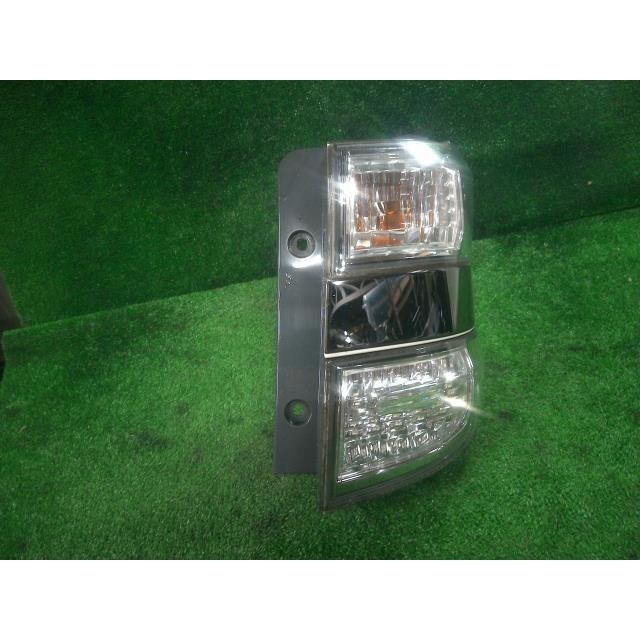 ヴェルファイア DBA-GGH25W 右テールランプ 3.5V 4WD 8人 2GR-FE 070 81550-58080の画像