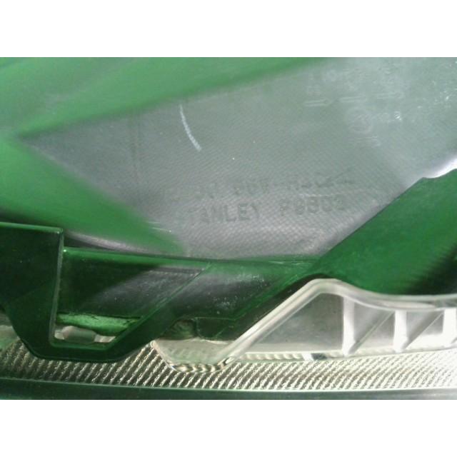 フィット DBA-GE6 左ヘッドランプASSY G Fパッケージ L13A NH700M 33150-TF0-J51の画像