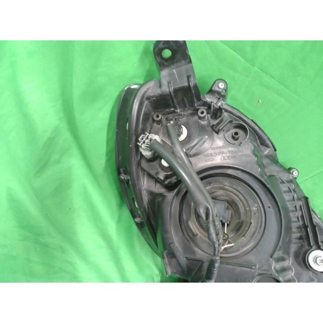 フィット DBA-GE6 左ヘッドランプASSY G Fパッケージ L13A NH700M 33150-TF0-J51の画像