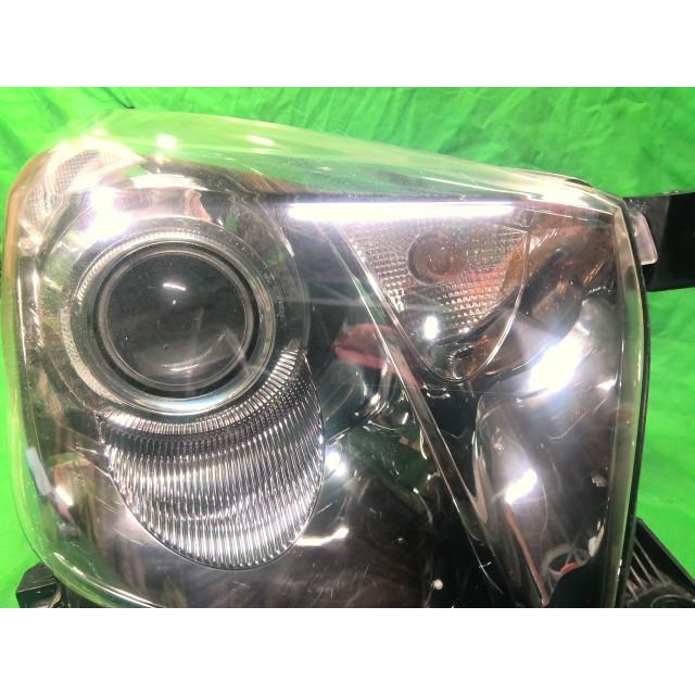 ｉＱ DBA-KGJ10 右ヘッドランプASSY 100G レザーパッケージ 1KR-FE 070 81110-74020の画像