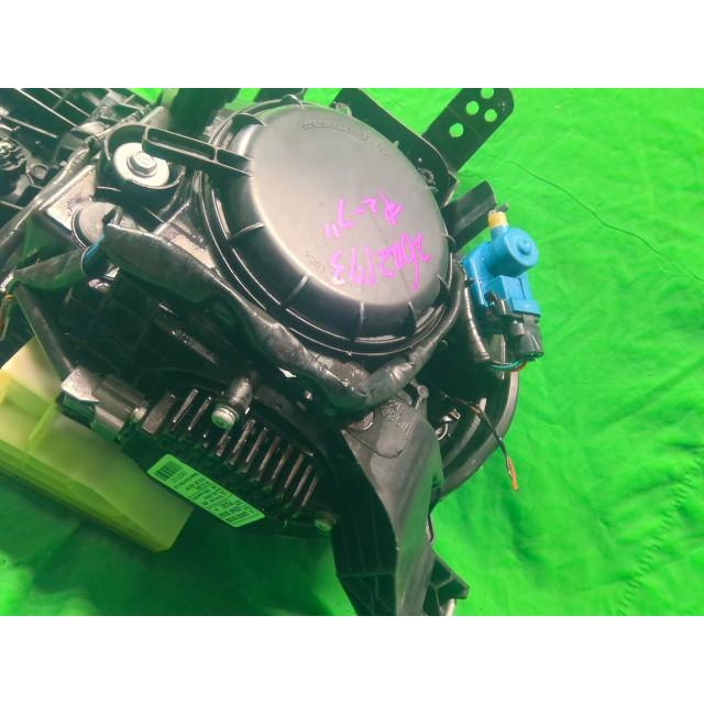 キューブ DBA-Z12 右ヘッドランプASSY 15X HR15DE QAB 26010-1FA1Cの画像