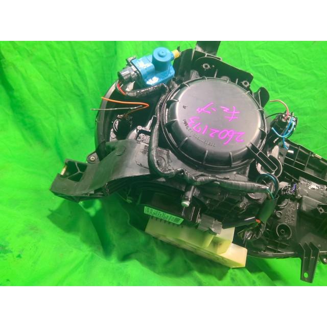 キューブ DBA-Z12 左ヘッドランプASSY 15X HR15DE QAB 26060-1FA1Cの画像