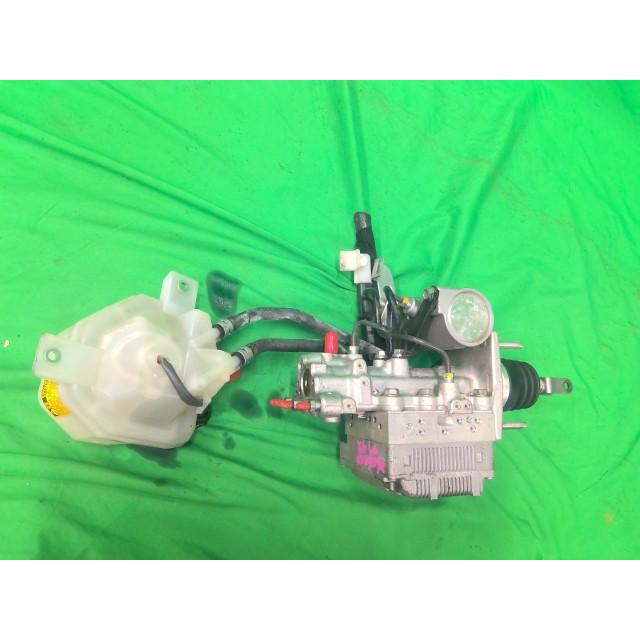 プリウス DAA-ZVW30 ABSアクチュエーター S 2ZR-FXE 1F7 47050-47040/47070-47060_3