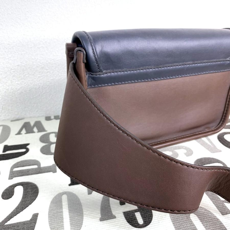 きれいめ ｃｏａｃｈ コーチ レガシー カラーブロック レザー ロック バッグ メンズ ボディバッグ 709 クロスボディバッグ Coach 709 Bnvma 1018 アール スタイル 通販 Yahoo ショッピング