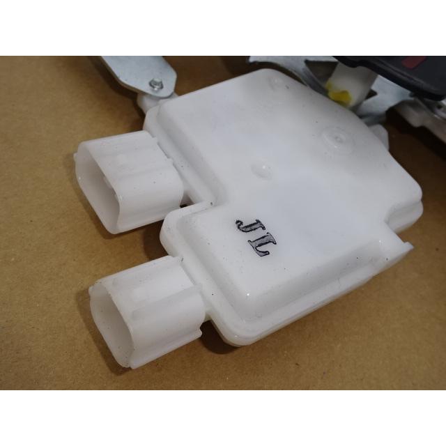 エルグランド 24年 DBA-TE52 左スライドドアロックアクチュエーター