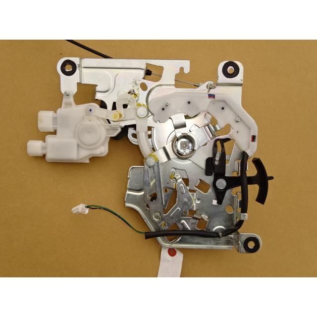 エルグランド 24年 DBA-TE52 右スライドドアロックアクチュエーター