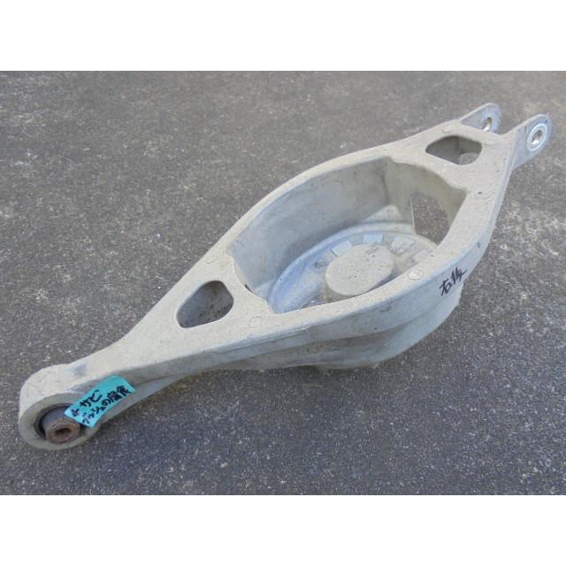 スカイライン 21年 DBA-V36 右リアアッパーアーム 右リア