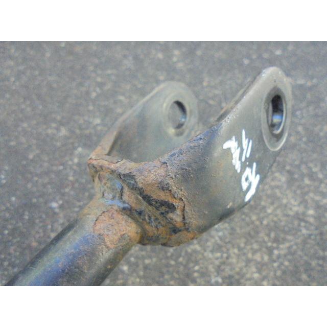 V36スカイライン　リアアッパーアーム Amazon | リア アッパーアーム ブルー ローダウン時のキャンバー