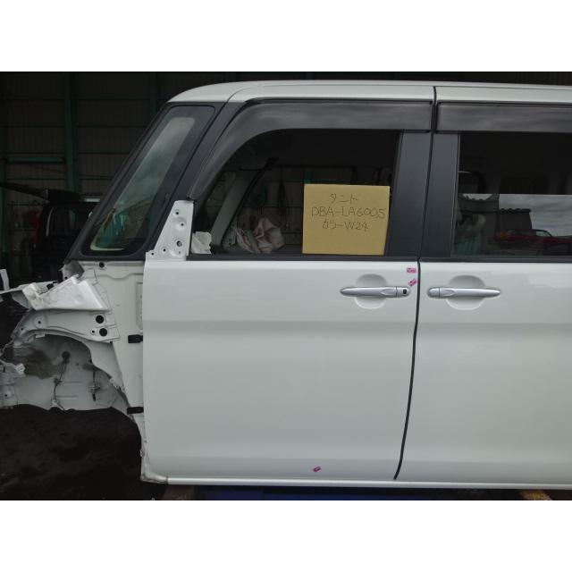 MSRダイハツ タントカスタム LA600系左フロントドアパール（W24） ダイハツ 純正 タント 《 LA600S 》 左フロントドア P90200-24008566