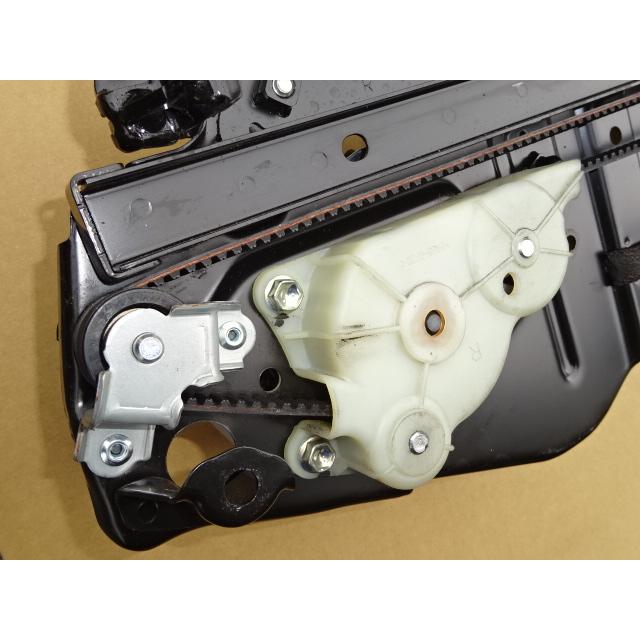 エスティマ AHR20W 右スライドドアモーター エスティマ 23年 DAA-AHR20W 右スライドドアモーター 右スライド