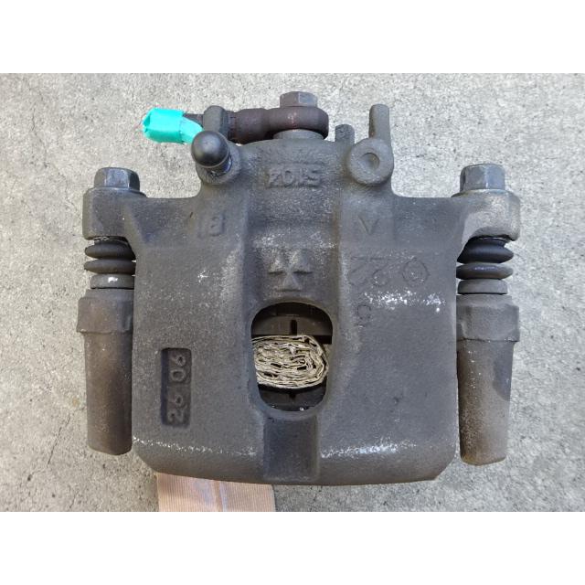 ミニキャブ 14年 GD-U61V フロントキャリパー ピストン清掃済みの画像