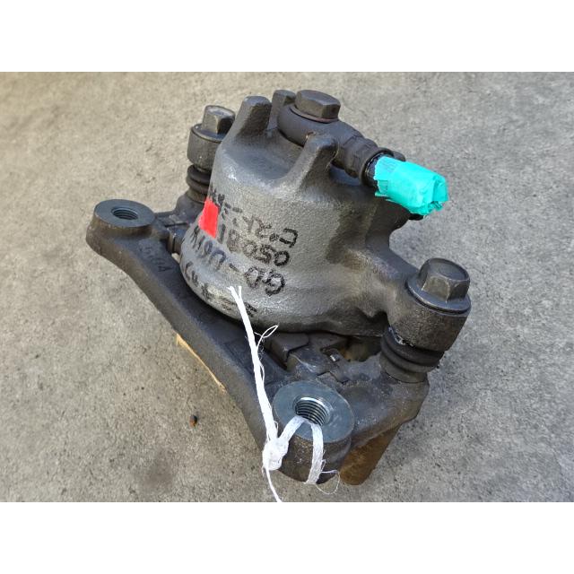 ミニキャブ 14年 GD-U61V フロントキャリパー ピストン清掃済みの画像