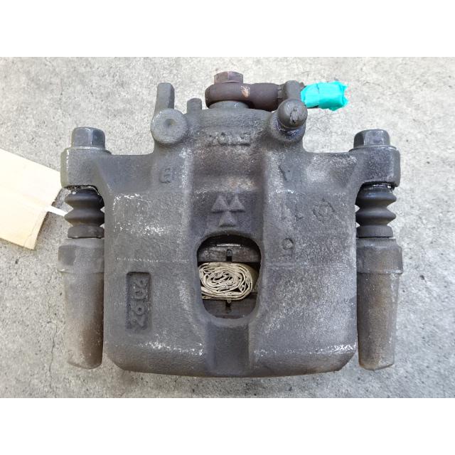 ミニキャブ 14年 GD-U61V フロントキャリパー ピストン清掃済みの画像