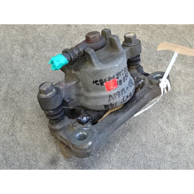 ミニキャブ 14年 GD-U61V フロントキャリパー ピストン清掃済みの画像