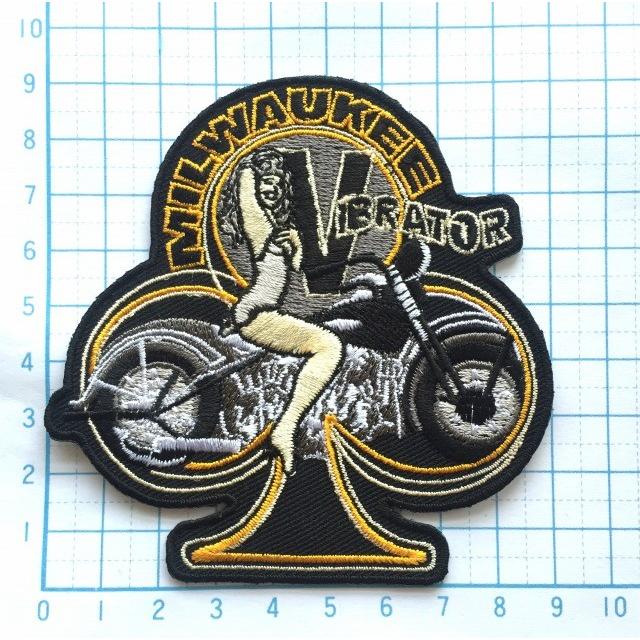 Milwaukee Vibrator アメリカンバイク トランプ 変形型 ワッペン のりもの ロゴ マーク ワッペン 刺繍 アイロンワッペン Ca Mark 127 ワッペンとtシャツ雑貨らばさん 通販 Yahoo ショッピング