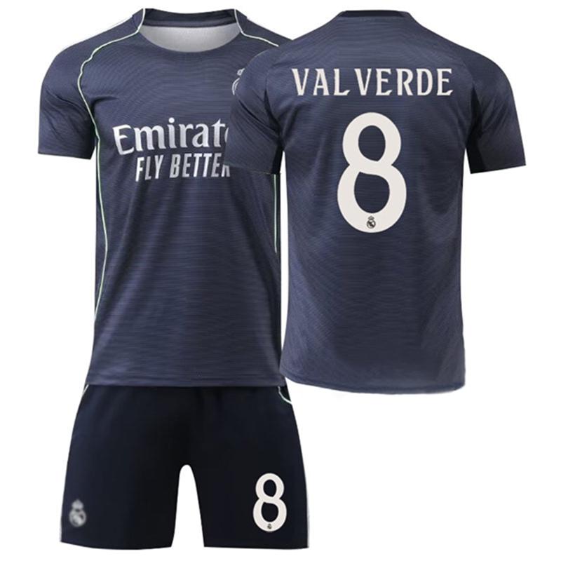 2526 サッカーウェア レアルマドリード 10番モドリッチ/5番 2526 サッカーウェア レアルマドリード 10番モドリッチ/5番