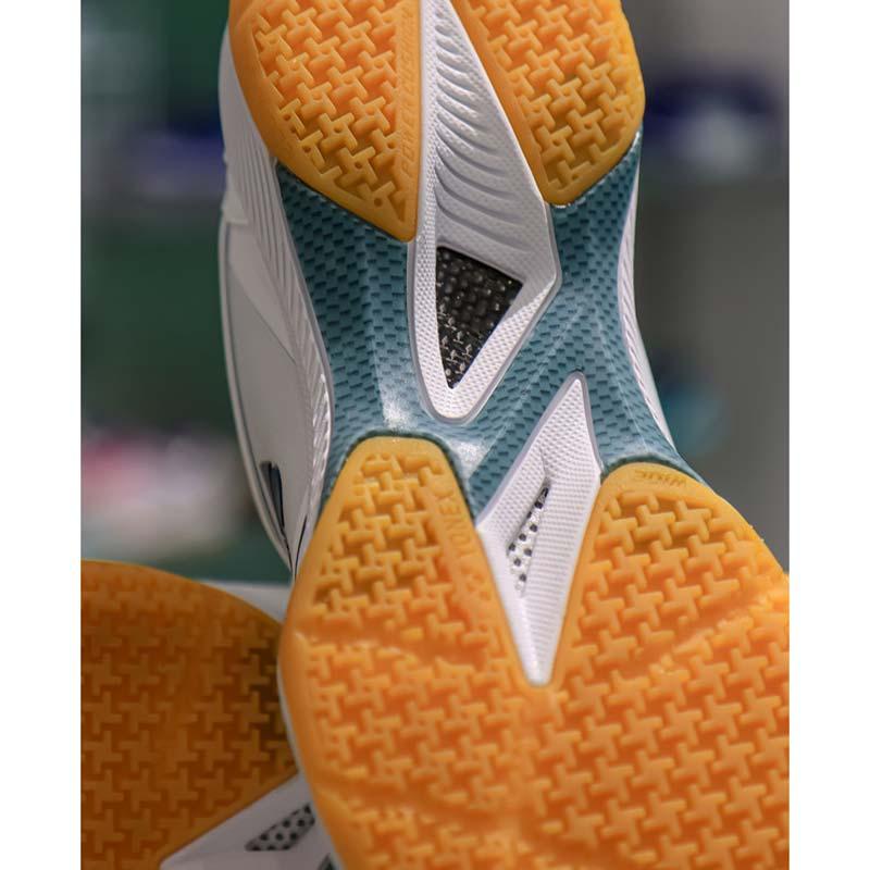27.0㎝　65Z4メン　新品未使用　YONEX　バドミントン　シューズ YONEX パワークッション65Zメン SHB65Z4M ローカット 3E設計