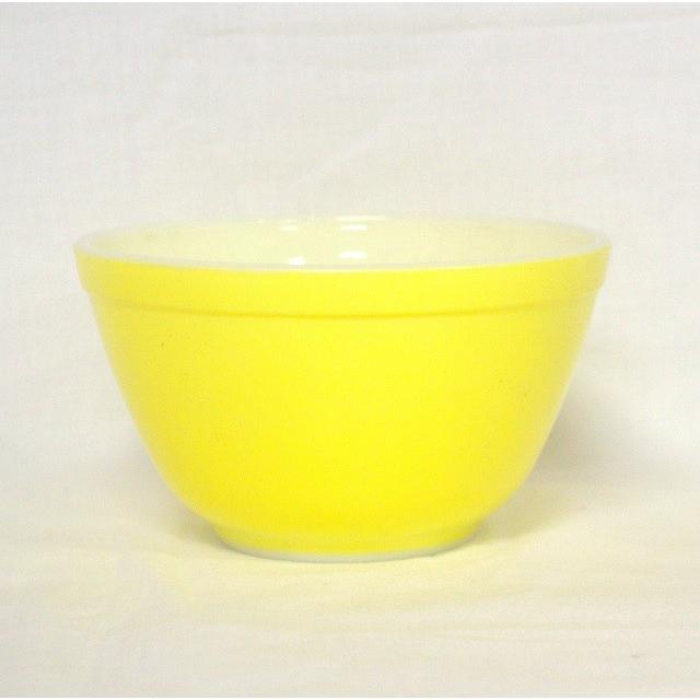 【USA vintage】PYREX パイレックス　ミキシングボウル　黄色 ミキシングボウル バタフライゴールド黄色 Sサイズ 1940年代