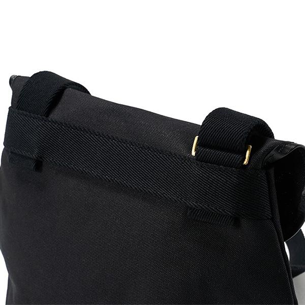 TROPHY CLOTHING ボディバッグ ブラック 美品TROPHY CLOTHING ボディバッグ ブラック 【公式通販】