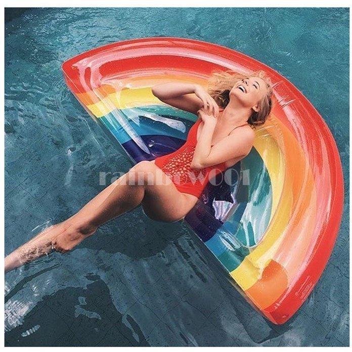 浮き輪 ビッグフロート 大人 うきわ 浮輪 虹 レインボー インスタ映え 可愛い おしゃれ エアーマット 水遊び 海水浴 ビーチ ビッグサイズ 巨大 180 90cm 22公式店舗