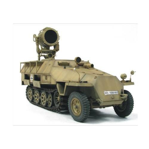 AFVクラブ AF35116 1/35 Sd.Kfz.251/20 Ausf.D 暗視装置搭載車ウーフー |  | 01