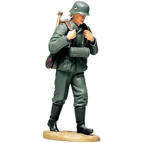 タミヤ ワールドフィギュアシリーズ11 1/16 WW2ドイツ 機関銃チーム装填手｜rainbowten｜02