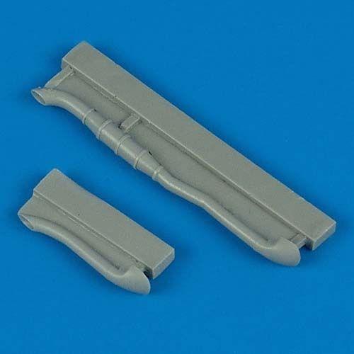 クイックブースト QB72151 1/72 ウエリントン Mk.Ic初期型 排気管(レジン、トラペ用) |  | 01