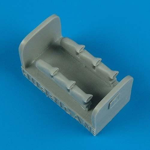 クイックブースト QB72310 1/72 ハリケーンMk.IIフィッシュテイル型排気管(レジン.エアフィックス用) |  | 01