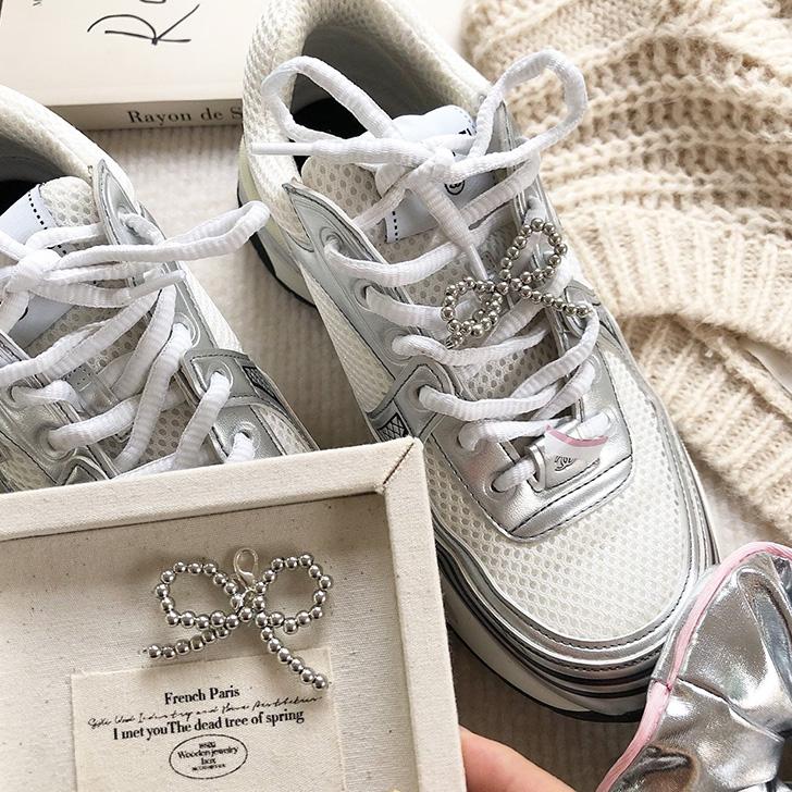 ピアス　リボン　白　パール　ピンク　しずく　ビジューチャーム　推し　デート　春 ピアス リボン 白 パール ピンク しずく ビジューチャーム 推し デート 春