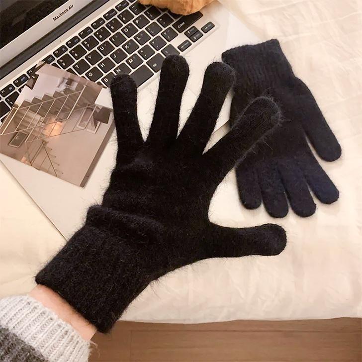 【未使用に近い】モンクレール　黒 ニット手袋 5本指　　Mサイズ 手袋 レディース 防寒 スマホ 暖かい 5本指 ニット 指出し 指先が出る