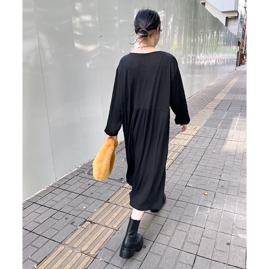 308.黒のロングワンピース、ゆったり　ルーズフィット　フェミニン　軽い　織り ワンピース レディース ロング丈 秋 春 長袖 プリーツ フレア きれいめ