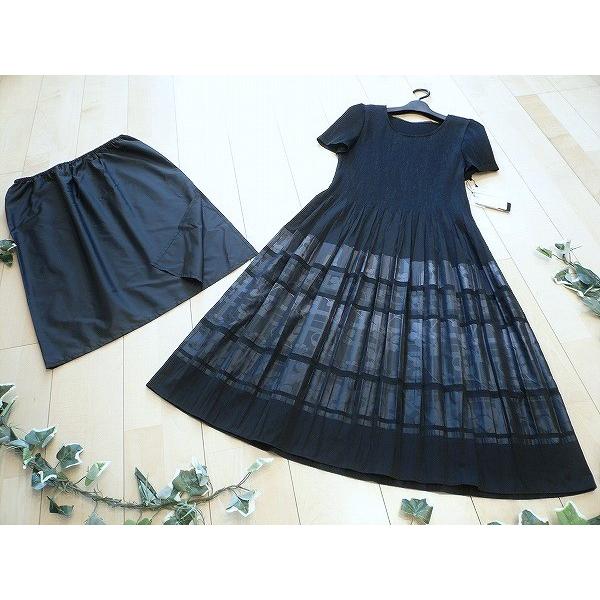 【新品タグ付】Airy 桐生織 ドット柄 プリーツワンピース 日本製 M 黒 新品 9074 M 桐生織 日本製 プリーツ ワンピース 黒 春夏秋 レディース