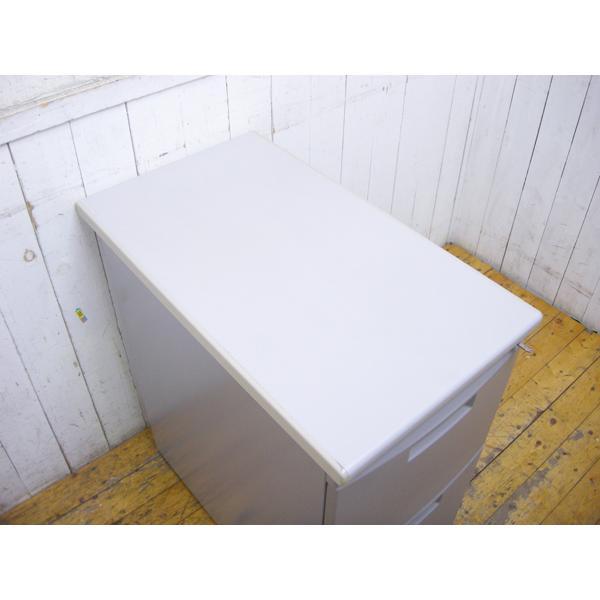 イトーキ・脇机・H70cmW40cmD70cm・鍵あり・中古品・148257の画像