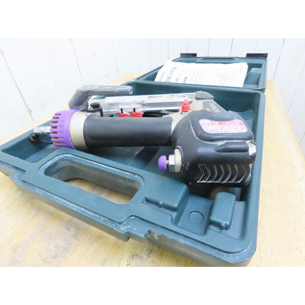【久留米】【引き取り限定】【中古品】HITACHI 日立工機 NP45M ピン釘打機 使用ピン釘:15-45mm 使用空気圧力:0.44-0.69MPa ※本体のみ ○【中古品】HITACHI 日立工機 NP45M ピン釘打機 使用ピン釘:15-45mm