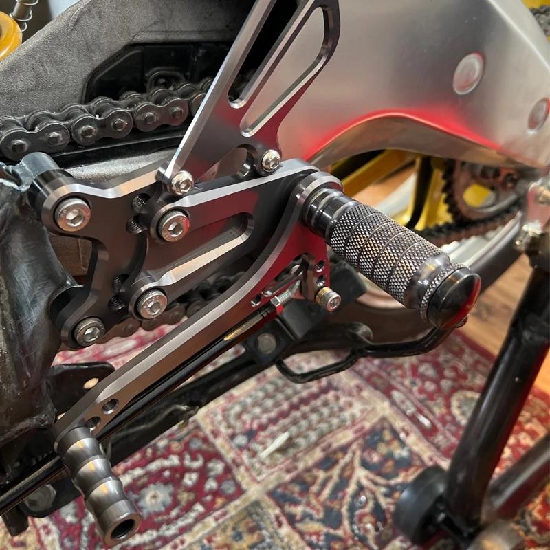 【並行輸入品】 ホンダ CBR929RR CBR954RR CBR 929 954 RR Fire SC44 SC50 2000年 2001年 2002年 2003年 CNC 調整可 リアセット フット レスト フットペグ ペダ |  | 01