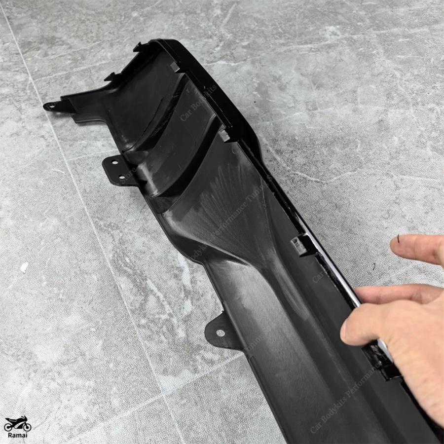 【並行輸入品】 つやあり ブラック MP リア バンパー スプリッター リップ リア デュフューザー X5 M60i M60d M50i M50d 40i 40d M スポーツ キット 2018年-20の画像