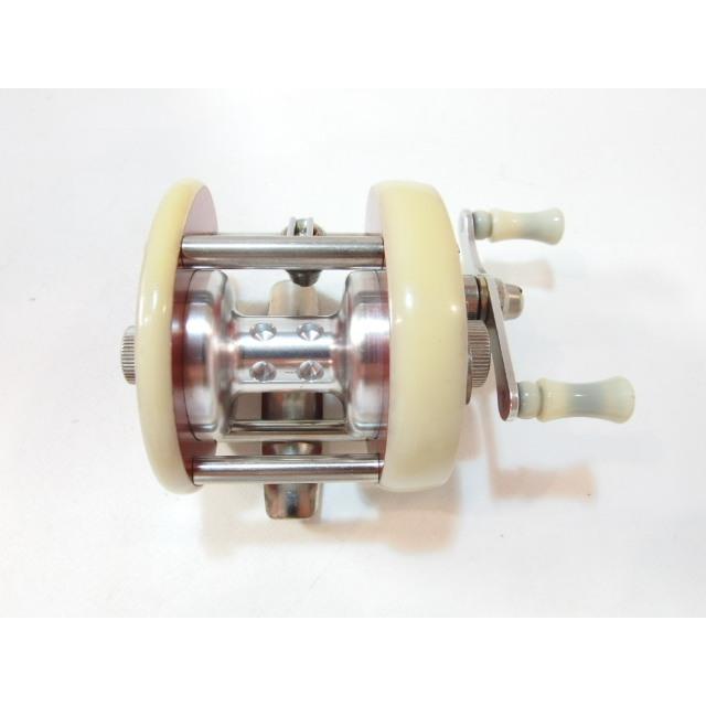 B.P. Bait BPベイト リボルバー E.S 424 デラックス バスポンド 