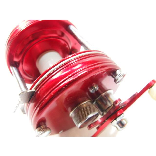 アブ アンバサダー 5000 赤 4つネジ ABU Ambassadeur 右巻き ベイト