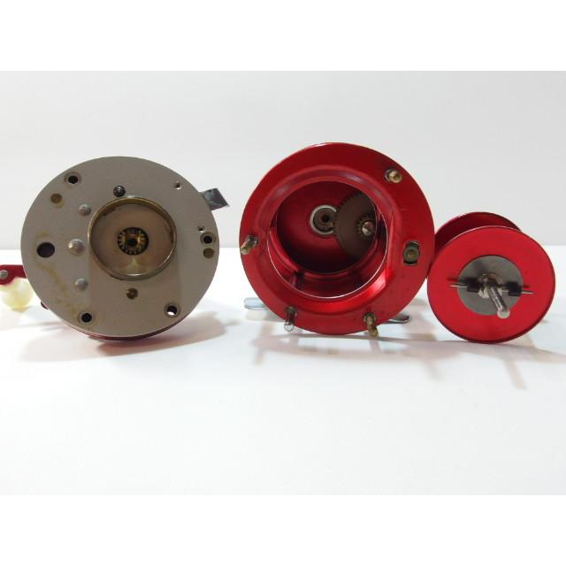 アブ アンバサダー 5000 赤 4つネジ ABU Ambassadeur 右巻き ベイト