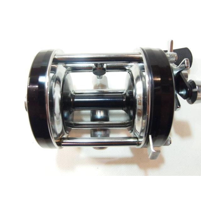 新品未使用　アブ　アンバサダー6000c 右巻き　アブガルシア　アンバサダー アブ ABU アンバサダー 6000 赤 右巻き ベイトリール オールド