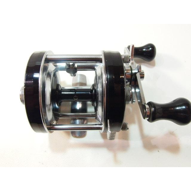 アブ アンバサダー 5000C 黒 76年 山型 ABU Ambassadeur 右巻き ベイト