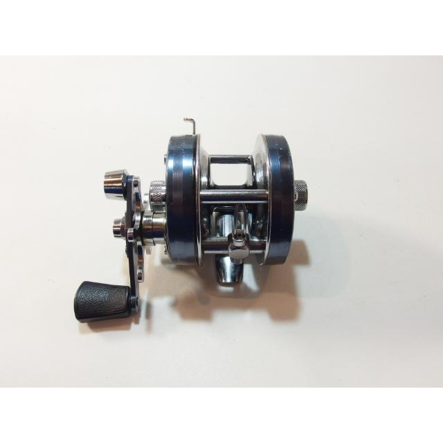 アブ ABU アンバサダー 4500C ブルーグレー 右巻き ベイトリール