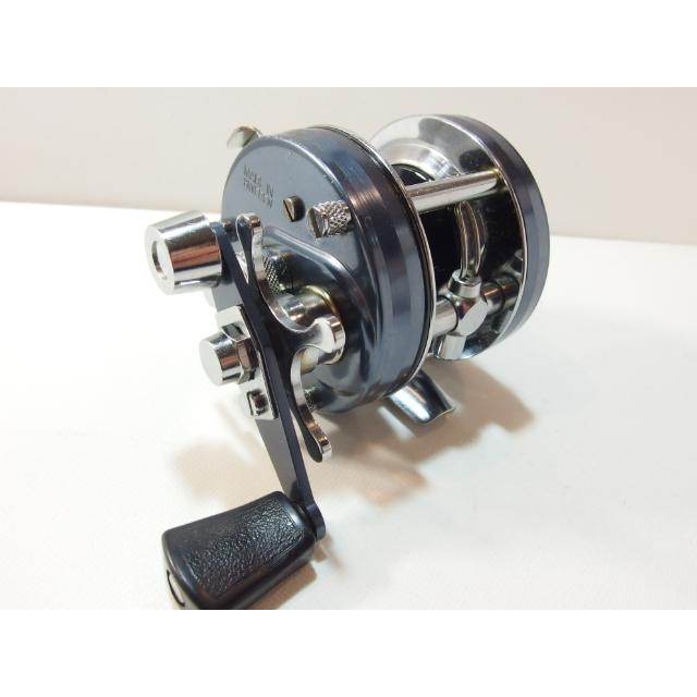 アブ ABU アンバサダー 4500C ブルーグレー 右巻き ベイトリール