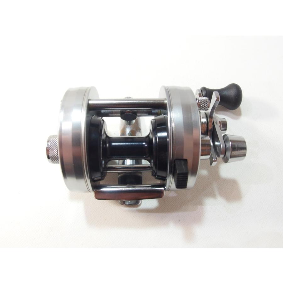 アブ アンバサダー 2500C シルバー ABU ambassadeur 右巻き ベイト