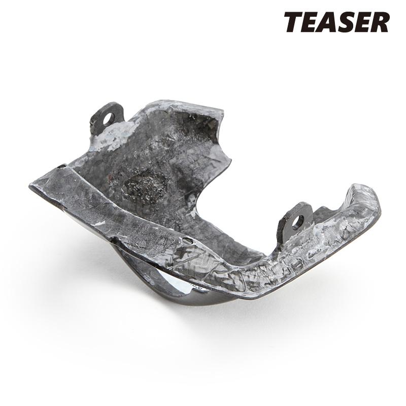 TEASER KCH02G KEY COVER 【DRY CARBON HG】 HONDA CB1000R (18-19