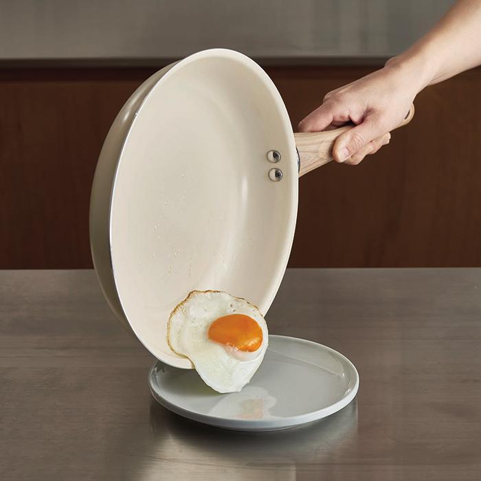 【丁寧発送】カクセー正規販売店 セラミック フライパン 26cm ウォームアイボリー NB-45 グリンデイ・ウィズ 遠赤外線 IH対応  ガス火 セラミック ホワイト PFOA | Kakusee | 02