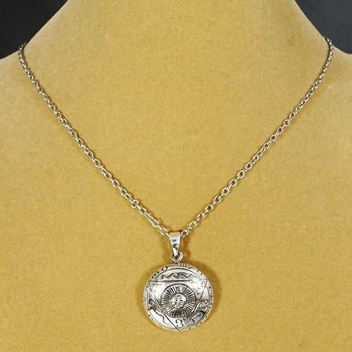 The Black Pullet 黒い雌鶏 魔導書 サン 太陽 スターリングシルバー お守り ペンダント グリモワール メール便対応可 blackpullet01 民族アクセサリー専門店ラパヌイ 通販 Yahoo ショッピング